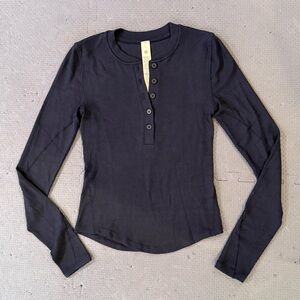 Lululemon Hold Tight Long Sleeve Henley Top Sz 2